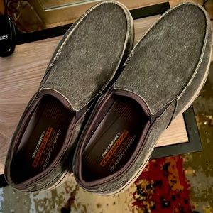 Size 14 sketchers casual shoes